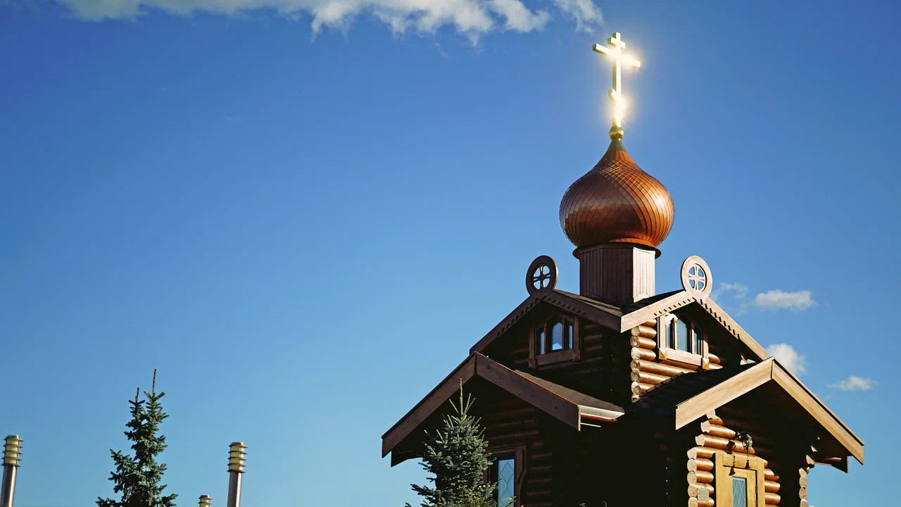 Церковь на территории отеля Авиатор